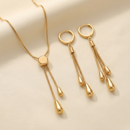 Gold jewellery set detail photograph