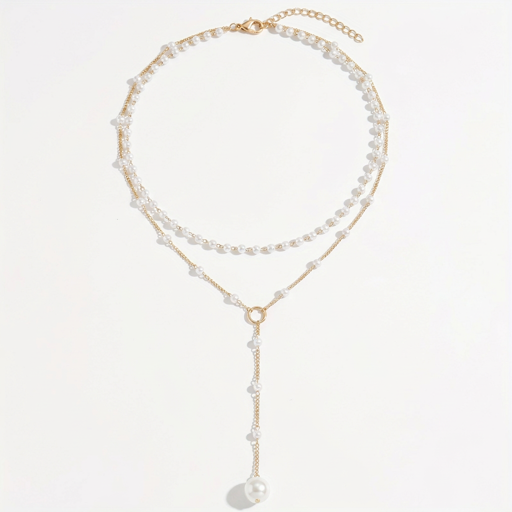 Product-only necklace photo on white